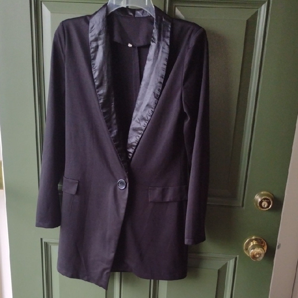 Elegant Black Women's Blazer